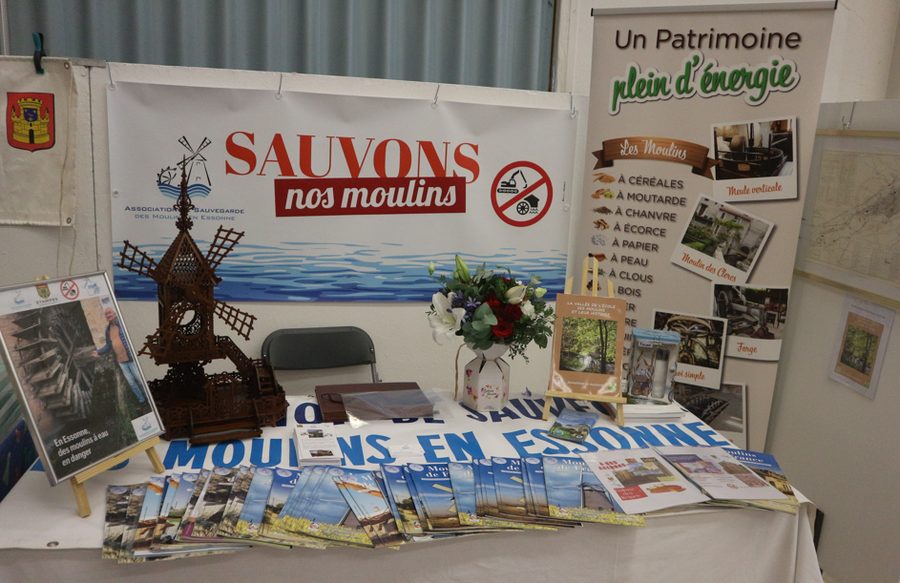 Stand ASME 91 « Sauvons nos moulins » au Forum des Associations d'Étampes